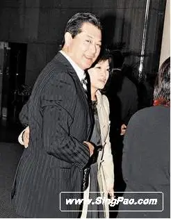 香港影坛大哥邓光荣猝死曾斥郑少秋不管肥姐母女3