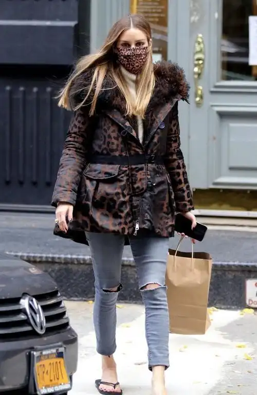 超模奥利维亚·巴勒莫(oliviapalermo)纽约新街拍__财经头条