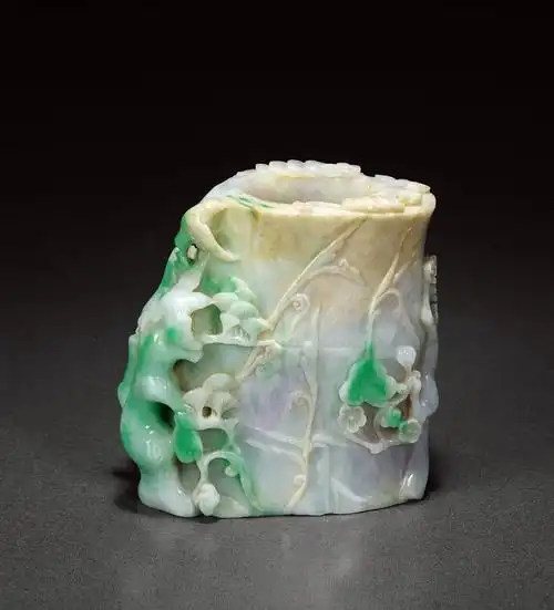 清早期·翡翠雕岁寒三友笔筒