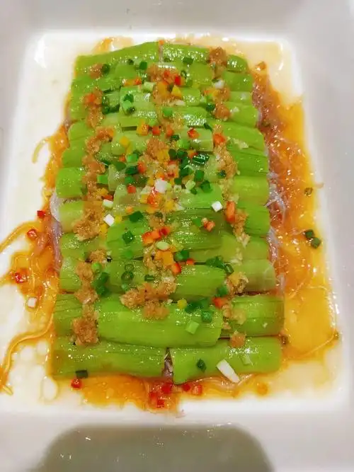 蒜茸粉丝蒸丝瓜