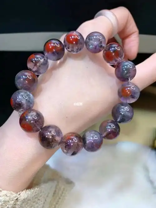 极光23是至今以来最古老的地质水晶了,它可以缓解情绪,净化心灵,增强