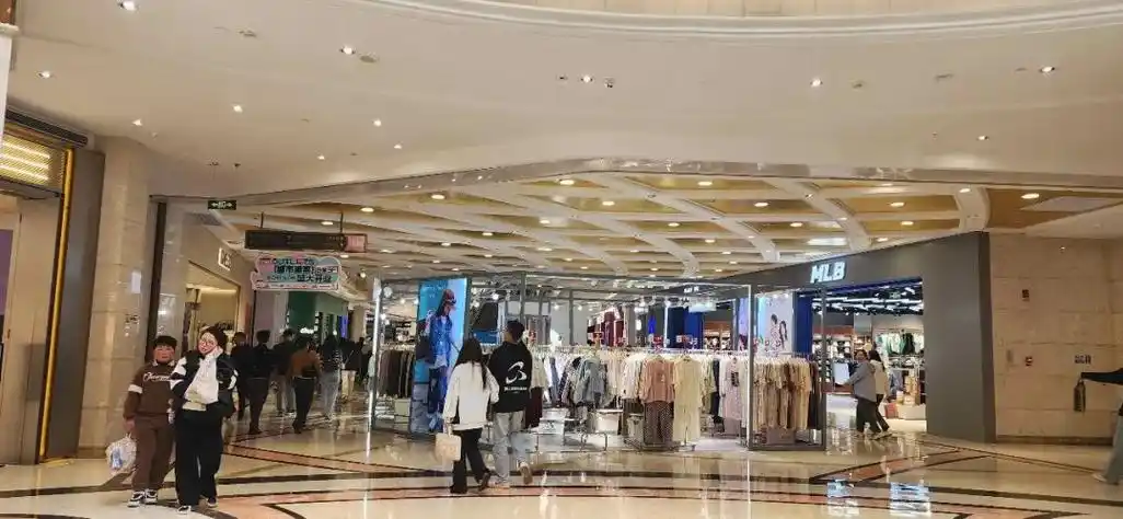 商圈人潮涌动休闲消费火热南通清明假期消费精彩纷呈