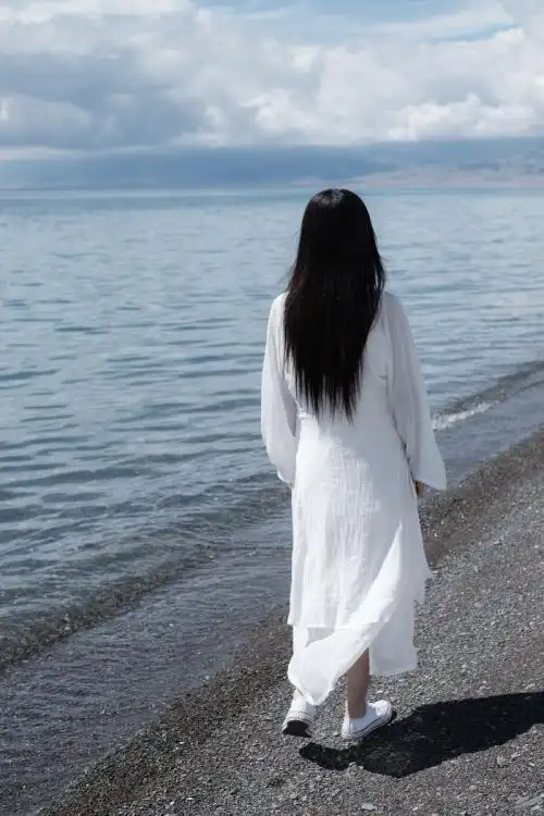 五十岁了还没一根白发说明什么?