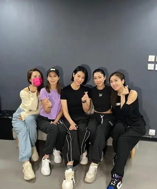 与胡杏儿,李施嬅,黄智雯同台|胡定欣|钟嘉欣_网易订阅