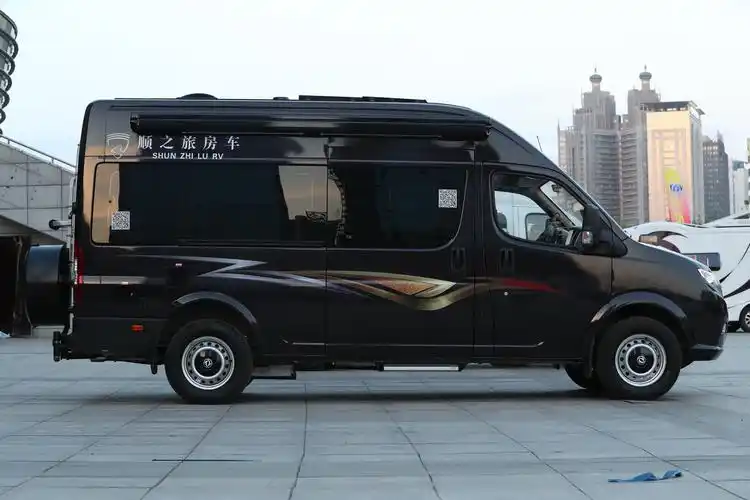 老张定制款——高清实拍2019款顺之旅东风御风自动挡b型房车