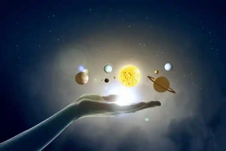 用手托起太阳系