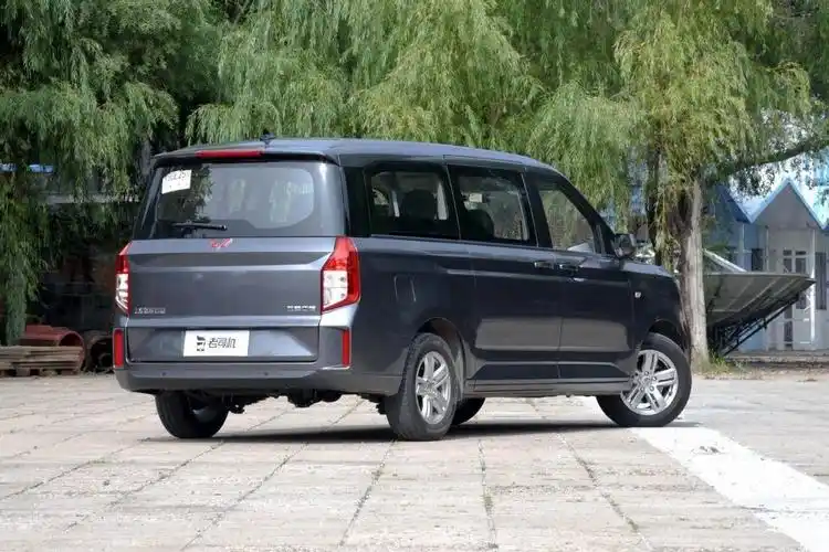 可营运最多9座不到10万是否心动五菱征程