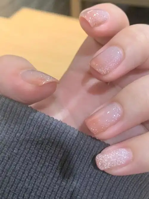 粉色渐变猫眼美甲纯欲住啦