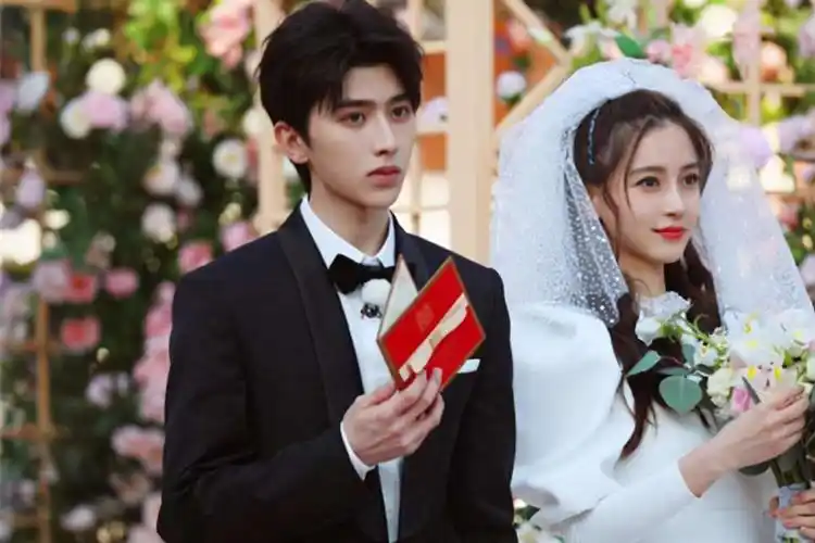 曝蔡徐坤将出演朱颜合作女演员大9岁男主原是周震南