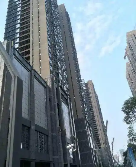 万科公馆127平米,三间办公室,带空调,全新装修,租金5300深圳龙岗万