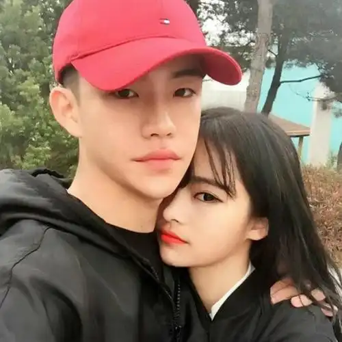 搂妹入怀_唯美情侣头像图片_扣扣居