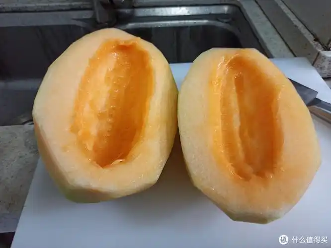 又甜又多汁,久泰北纬23度蜜瓜到货开箱试尝.