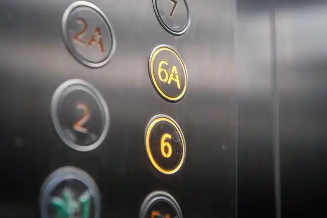 错层共享电梯里的楼层按钮.信息时报记者 胡瀛斌 摄