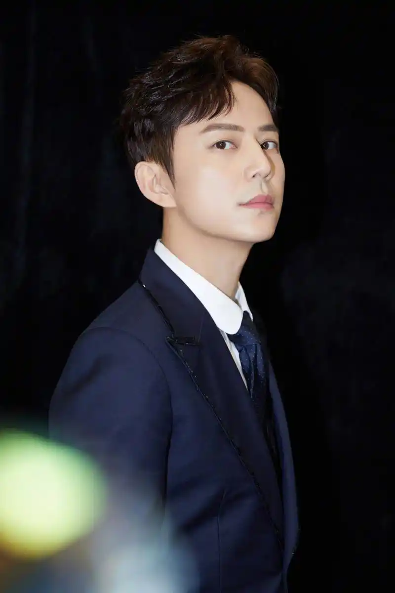 何炅疫情期间学会5种乐器#这一期《令人心动的offer》中,何老师何