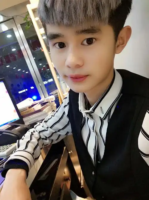 【帅男秀场】张金奥 17岁 狮子座 美发