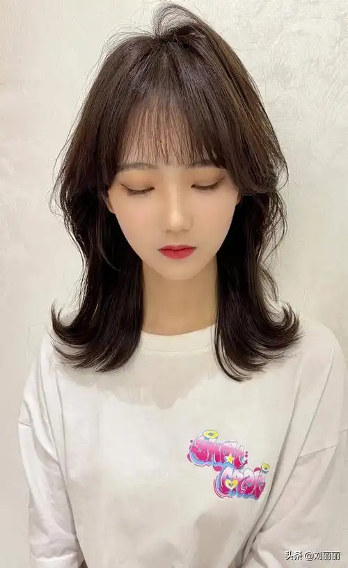 现在流行发型2021年最流行的发型女