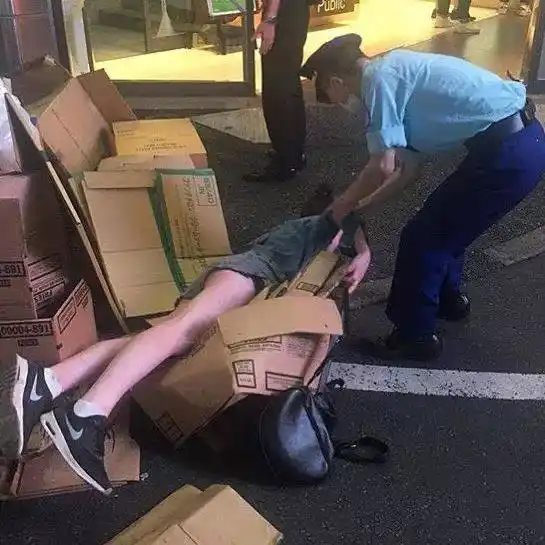 喝醉酒的女人能有多可怕?日本这些小姐姐真的很放纵了!