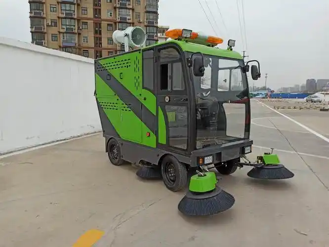 雾炮款扫地车2300型多功能扫地车