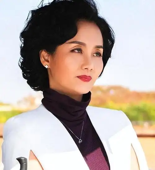 演员李颖越老越有韵味曾被誉为霸总妈妈专业户