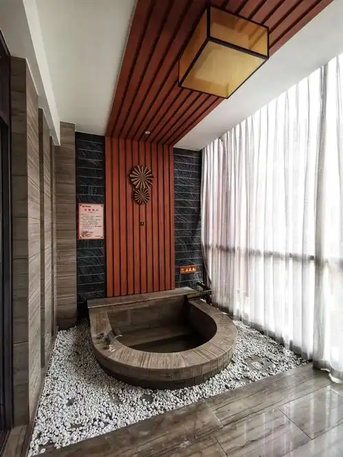 房间内的温泉水取于地下9oo米深处