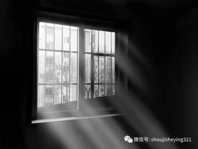 手机摄影后期:snapseed mix,做出窗户上的耶稣光效果