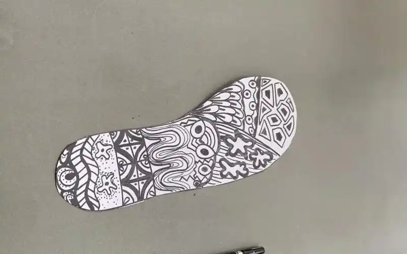 幼儿园微课素材定格动画《漂亮的鞋底花纹》