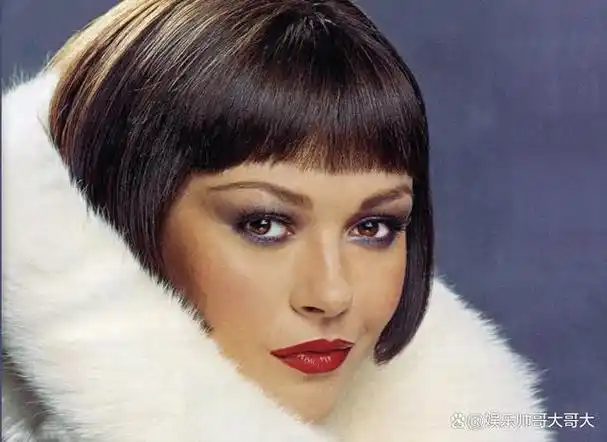 凯瑟琳·泽塔-琼斯,这位威尔士出生的好莱坞女星以其独特的魅力和非凡