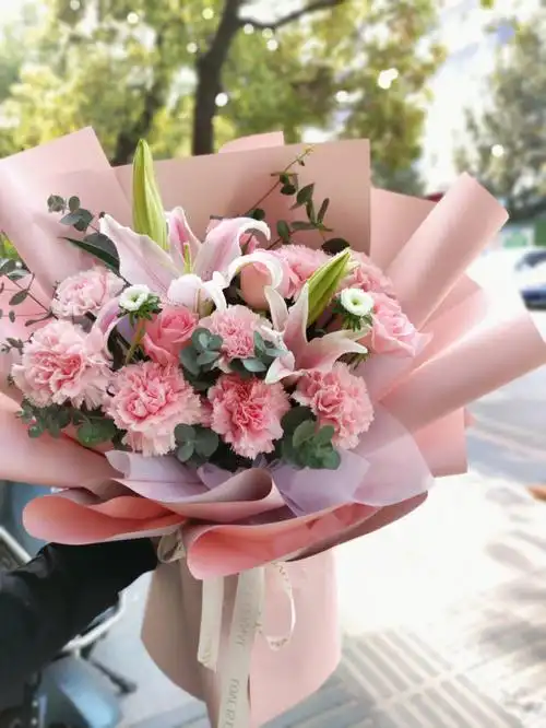 小预算康乃馨花束