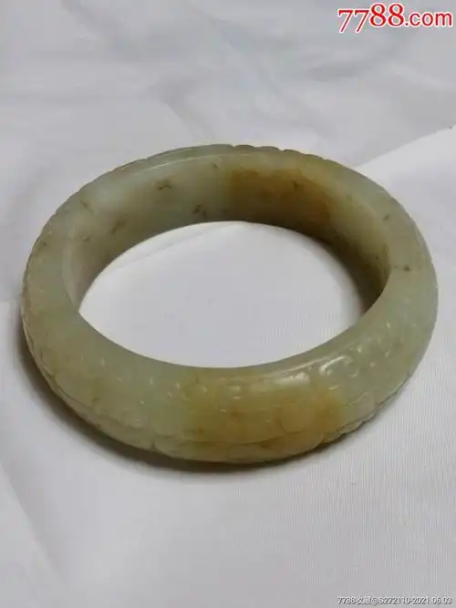 祥云纹老玉和田玉手镯