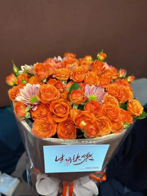 火灵鸟玫瑰巴比泡泡花束