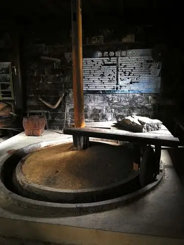 这是一家古代的榨油坊.