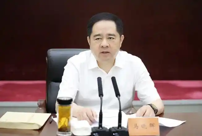 政法委书记,宁海县委副书记,县长,台州市路桥区委书记,台州市委常委
