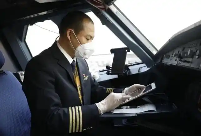 8633副机长图片8633全体机组人员照片2022已更新今日动态