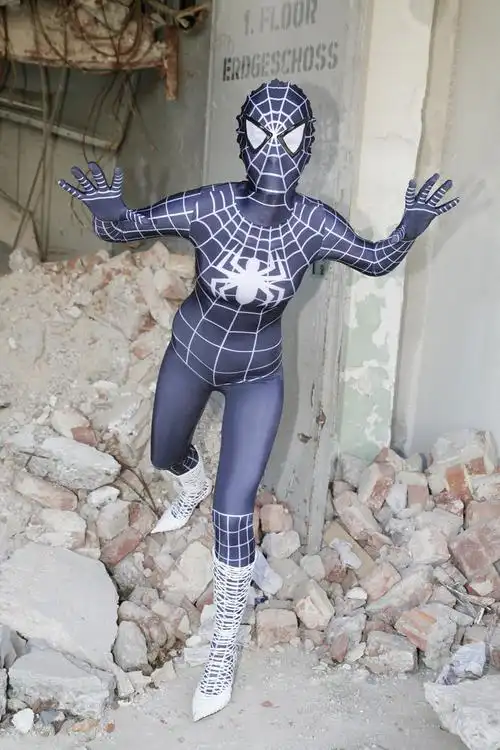 spidergirl cosplay 模型在莱卡紧身衣裤