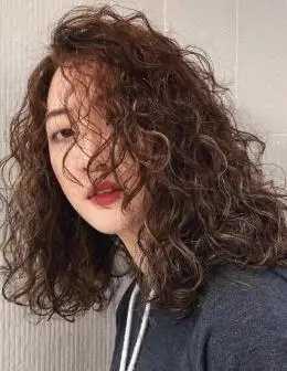 羊毛卷,羊毛卷发型_ 女士卷发 _发型站