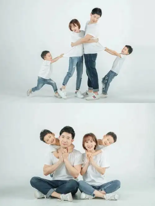 四口之家的欢乐时光简约有爱亲子照09