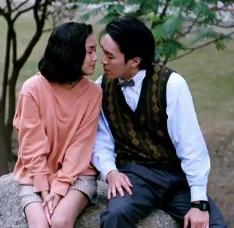 朱茵如今年近五十,跟爱人生活甜蜜,但提到周星驰还是会闪躲_黄贯中