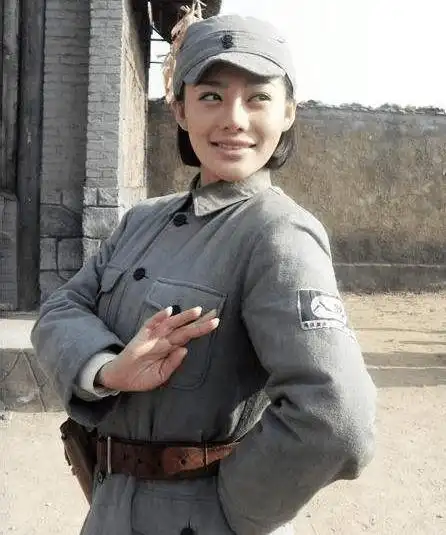 褪色老照片真实的八路军女战士