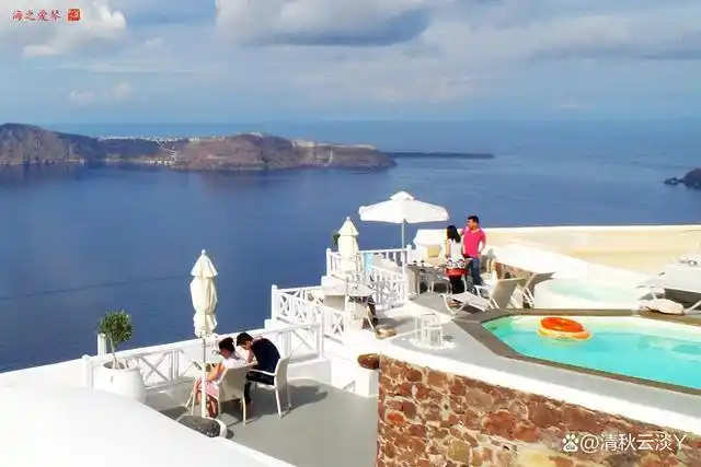 爱琴海,一个很唯美,很诗意的名字;一片很温柔,很浪漫的风景.