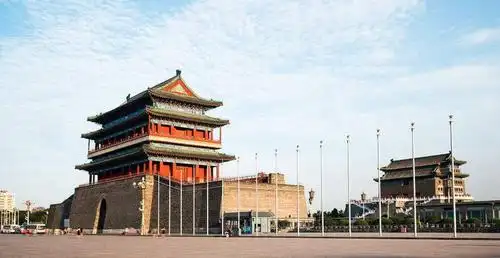 前门楼子当然不是想买就能买的,就像在足球领域,尽管中超大把烧钱,但