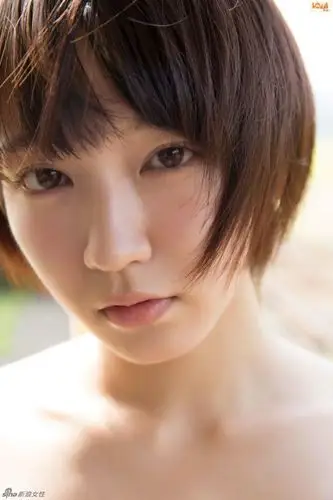 日本写真美少女吉冈里帆比基尼高清组图 短发娇乳清纯性感