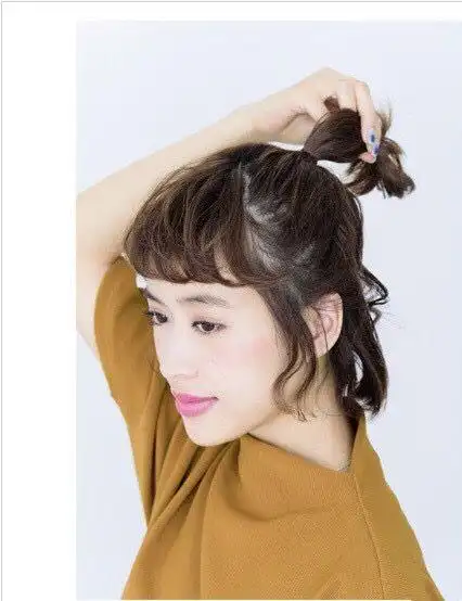短发女孩怎么扎头发好看短发女孩发型扎法
