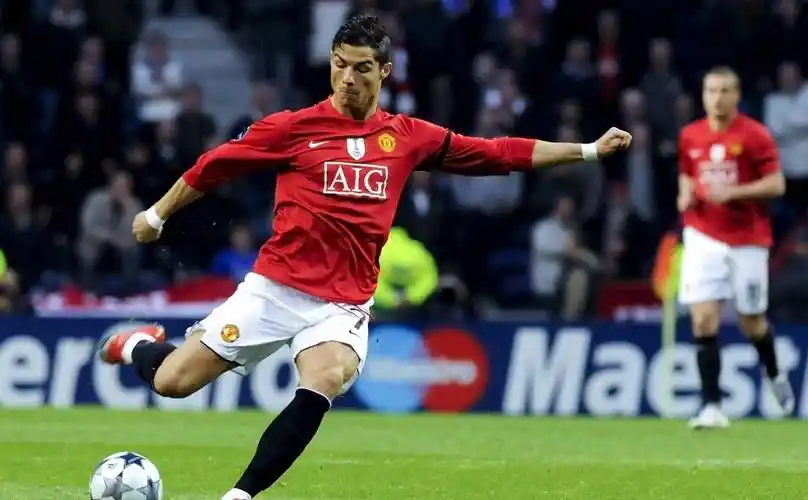 欧冠十大经典进球,c罗逆天倒钩,梅西连过数人,齐达内天外飞仙