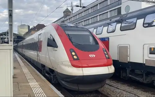 瑞士联邦铁路icnrabde500动车组重联编组ic5线genèveaéroport日内瓦