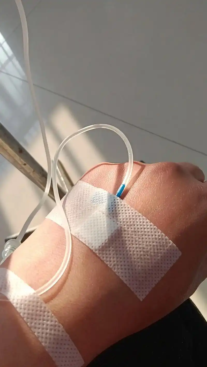 药解决不了的事,用吊瓶来解决,最终还是没能熬住
