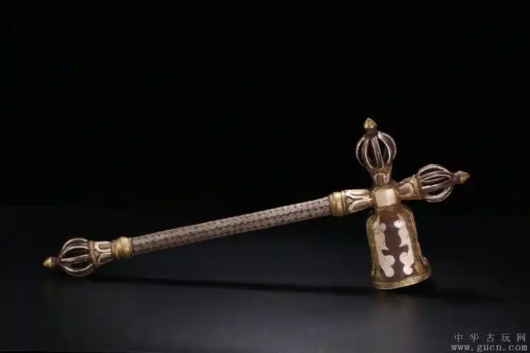 为金刚铃和金刚杵的组合体