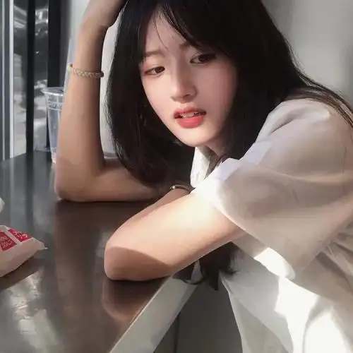 甜美个性的简单qq女生头像