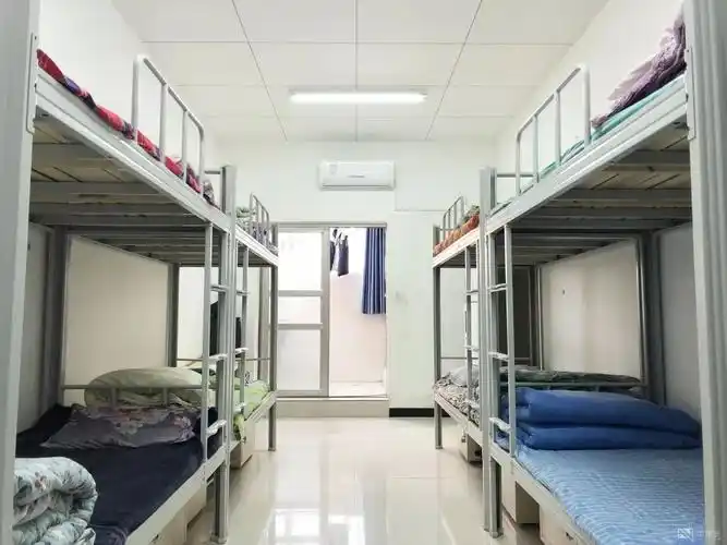 给孩子选择目标高中必看:郑州一二批次高中住宿条件大对比_宿舍