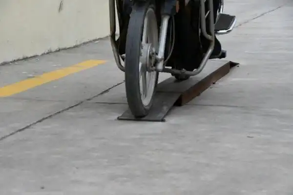 摩托车单边桥技巧