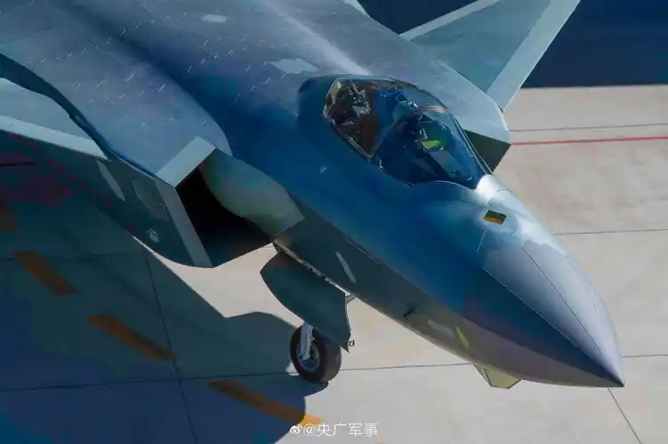 每一张都值得收藏12张歼20高清壁纸